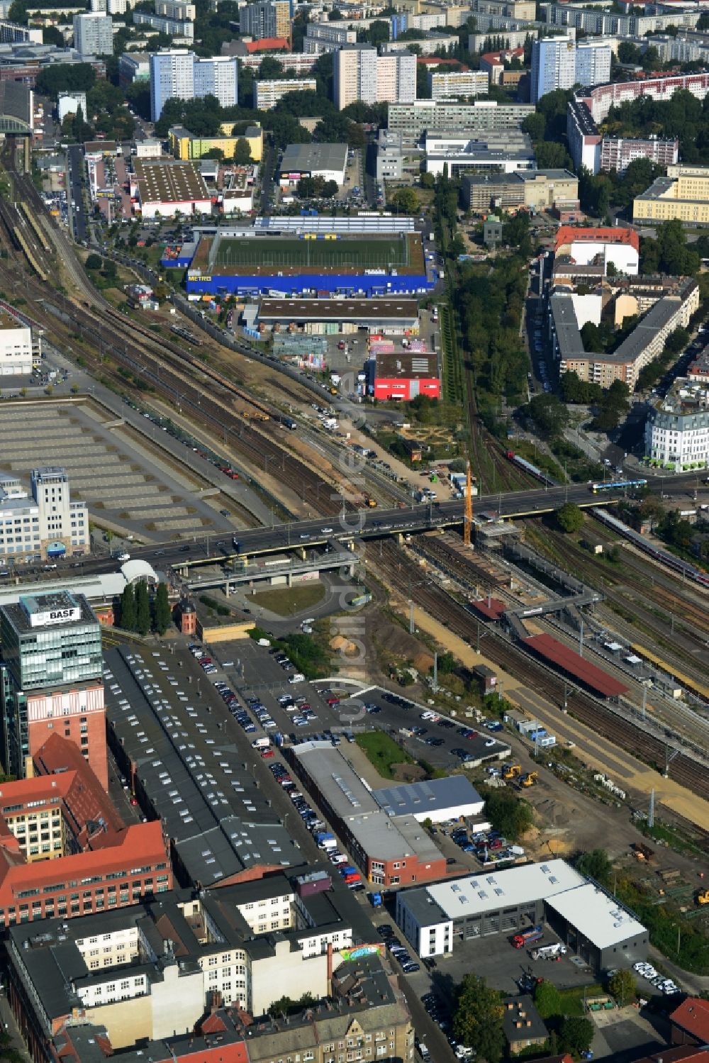Luftbild Berlin Friedrichshain - Strecken- Ausbau Bahnhof -Warschauer Straße im Stadtteil Friedrichshain von Berlin