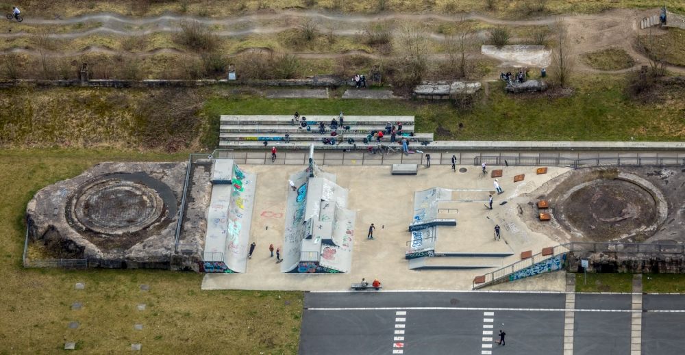 Luftaufnahme Gelsenkirchen - Streckenführung der Skatebahn Skatepark Schalkerverein in Gelsenkirchen im Bundesland Nordrhein-Westfalen, Deutschland