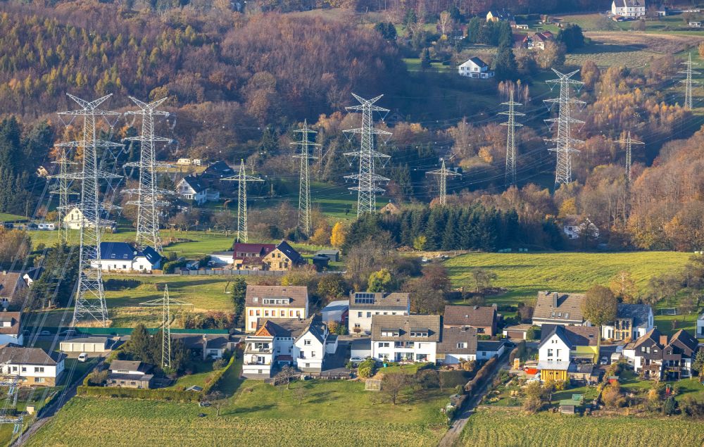 Herdecke aus der Vogelperspektive: Streckenverlauf der Stromführungstrasse in Herdecke im Bundesland Nordrhein-Westfalen, Deutschland