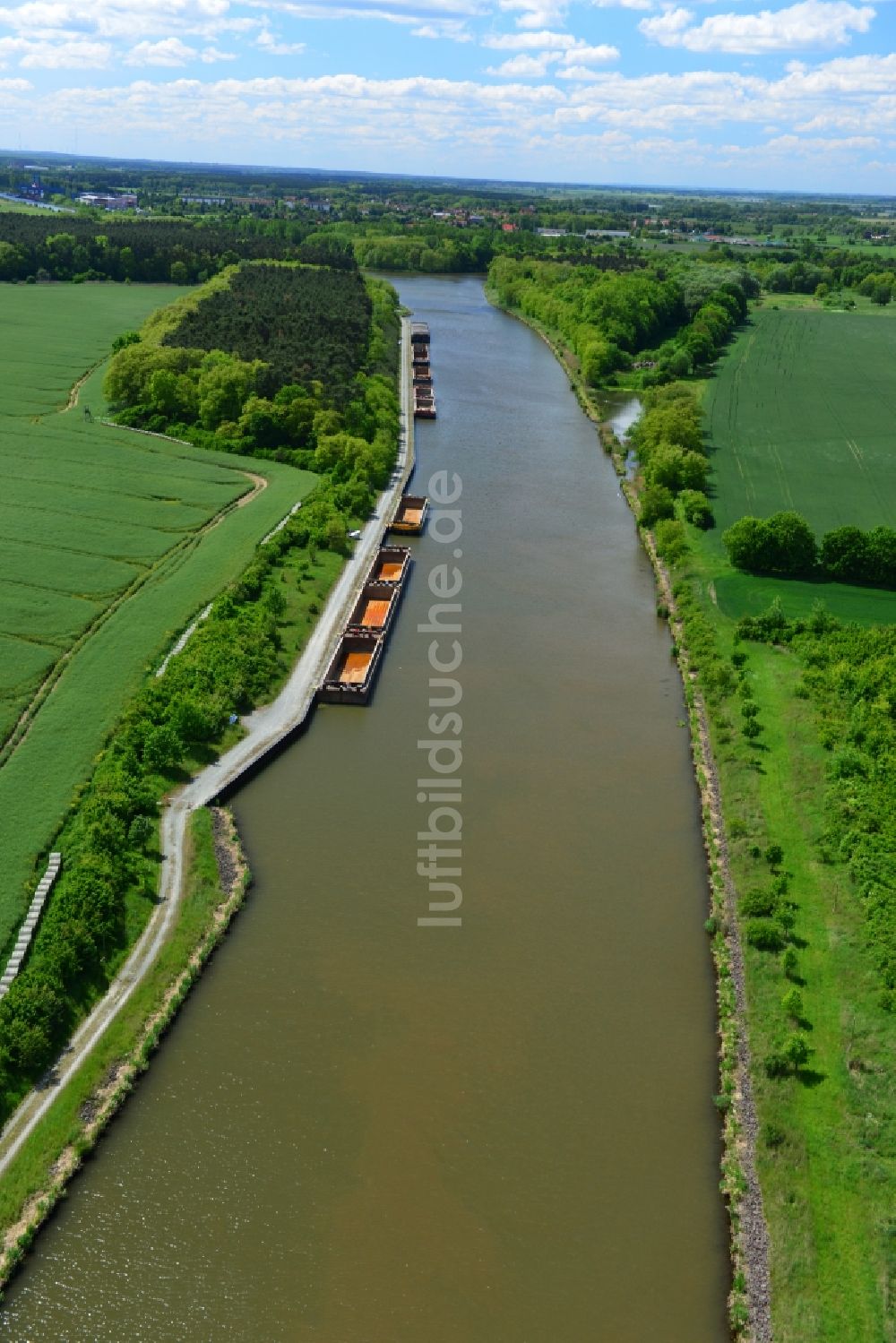 Luftaufnahme Bergzow - Streckenverlauf der Wasserstraße Elbe-Havel-Kanal bei Bergzow im Bundesland Sachsen-Anhalt