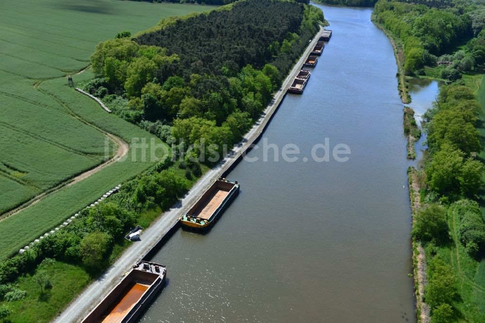 Bergzow von oben - Streckenverlauf der Wasserstraße Elbe-Havel-Kanal bei Bergzow im Bundesland Sachsen-Anhalt