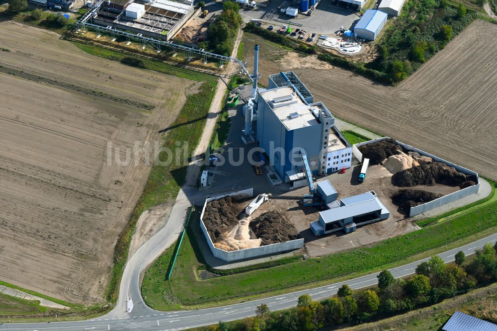 Luftaufnahme Uetze - Stromkraftwerk mit Stromerzeugungsanlagen aus Biomasse in Uetze im Bundesland Niedersachsen, Deutschland