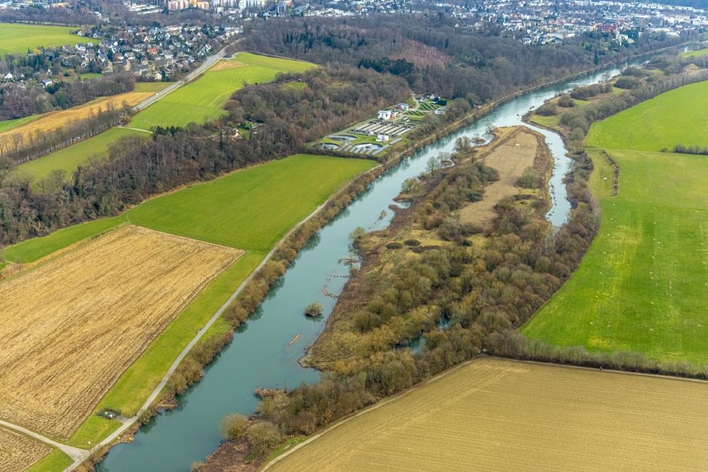 Luftaufnahme Kettwig - Strukturen einer Auen und- Wiesen- Landschaft am Flußverlauf der Ruhr in Kettwig im Bundesland Nordrhein-Westfalen, Deutschland
