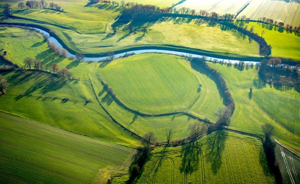 Luftbild Haltern am See - Strukturen einer Auen und- Wiesen- Landschaft am Ufer des Lippe - Flussverlaufes in Haltern am See im Bundesland Nordrhein-Westfalen, Deutschland