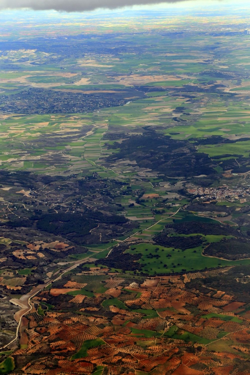 Luftbild Brea de Tajo - Strukturen in der landwirtschaftlich genutzten Feld- , Acker- und Plantagen- Landschaft in Zentralspanien in Brea de Tajo in Comunidad de Madrid, Spanien