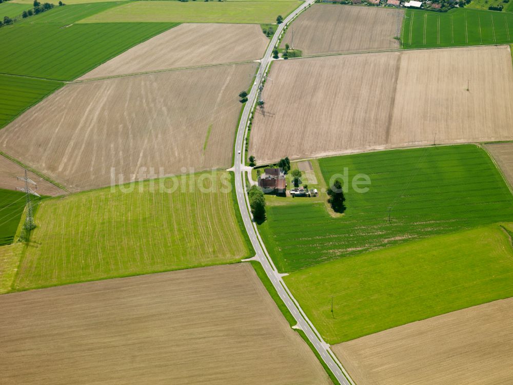 Biberach an der Riß aus der Vogelperspektive: Strukturen auf landwirtschaftlichen Feldern in Biberach an der Riß im Bundesland Baden-Württemberg, Deutschland