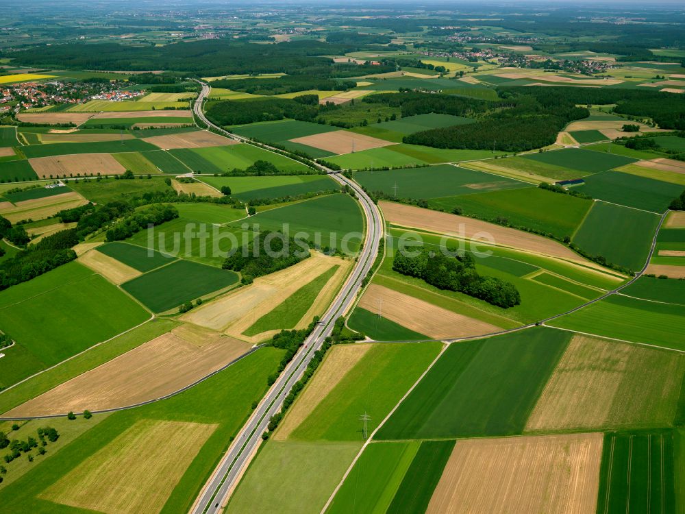 Luftbild Biberach an der Riß - Strukturen auf landwirtschaftlichen Feldern in Biberach an der Riß im Bundesland Baden-Württemberg, Deutschland