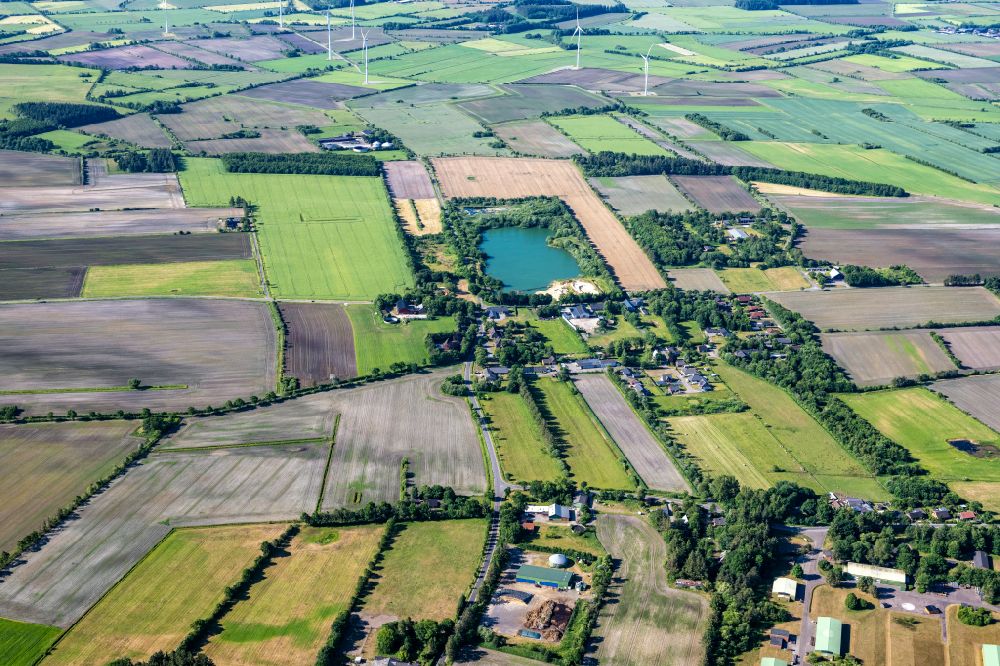 Bramstedtlund aus der Vogelperspektive: Strukturen auf landwirtschaftlichen Feldern in Bramstedtlund im Bundesland Schleswig-Holstein, Deutschland