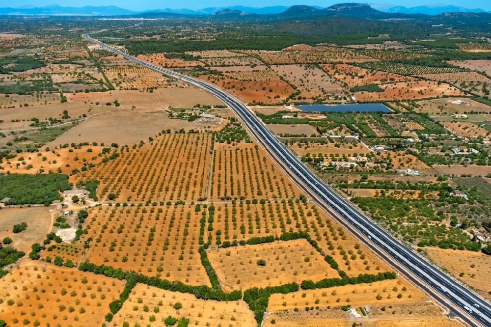 Luftaufnahme Campos - Strukturen auf landwirtschaftlichen Feldern in Campos in Balearische Insel Mallorca, Spanien