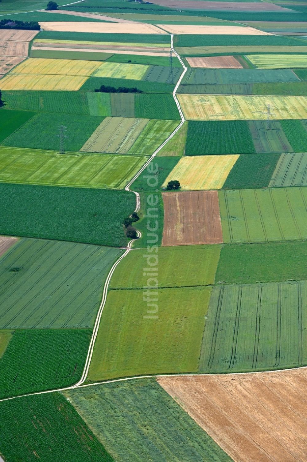 Luftaufnahme Dietfurt an der Altmühl - Strukturen auf landwirtschaftlichen Feldern in Dietfurt an der Altmühl im Bundesland Bayern, Deutschland