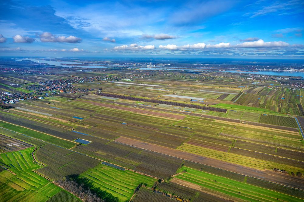 Luftbild Estebrügge - Strukturen auf landwirtschaftlichen Feldern in Estebrügge im Bundesland Niedersachsen, Deutschland