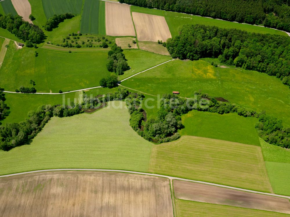 Luftbild Gutenzell-Hürbel - Strukturen auf landwirtschaftlichen Feldern in Gutenzell-Hürbel im Bundesland Baden-Württemberg, Deutschland