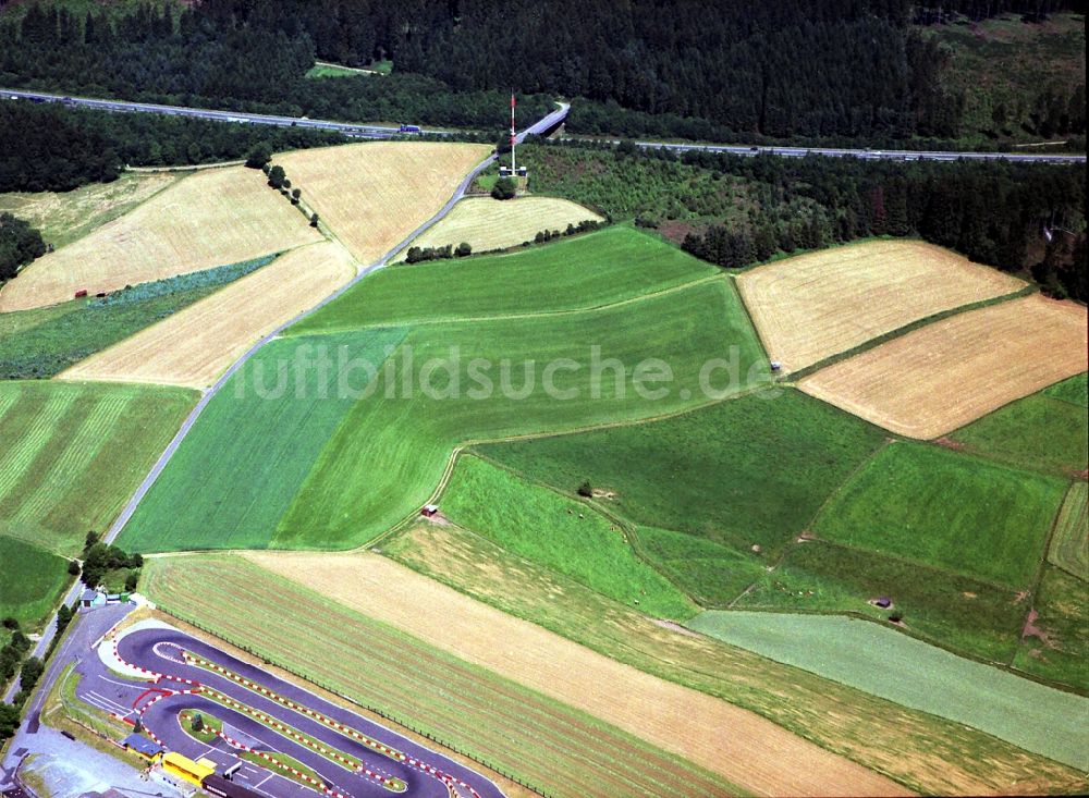 Hahn von oben - Strukturen auf landwirtschaftlichen Feldern in Hahn im Bundesland Nordrhein-Westfalen, Deutschland