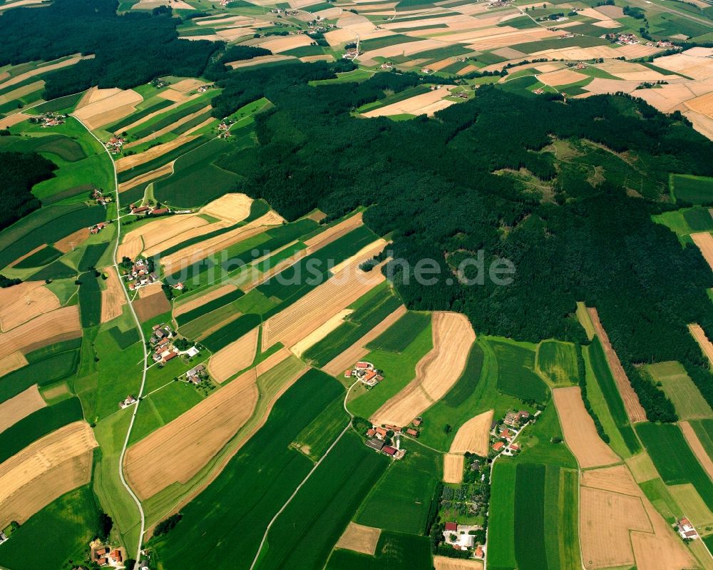 Hammersbach aus der Vogelperspektive: Strukturen auf landwirtschaftlichen Feldern in Hammersbach im Bundesland Bayern, Deutschland