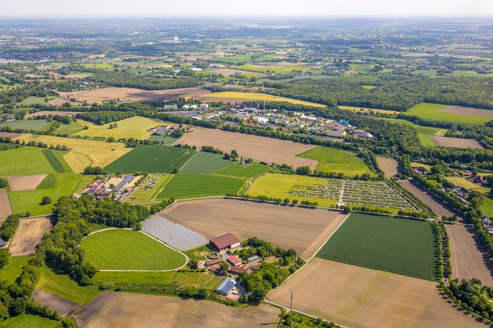 Luftaufnahme Kirchhellen - Strukturen auf landwirtschaftlichen Feldern in Kirchhellen im Bundesland Nordrhein-Westfalen, Deutschland
