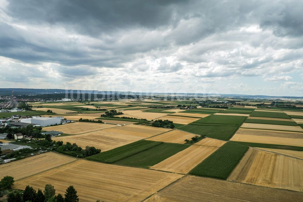 Luftbild Kornwestheim - Strukturen auf landwirtschaftlichen Feldern in Kornwestheim im Bundesland Baden-Württemberg