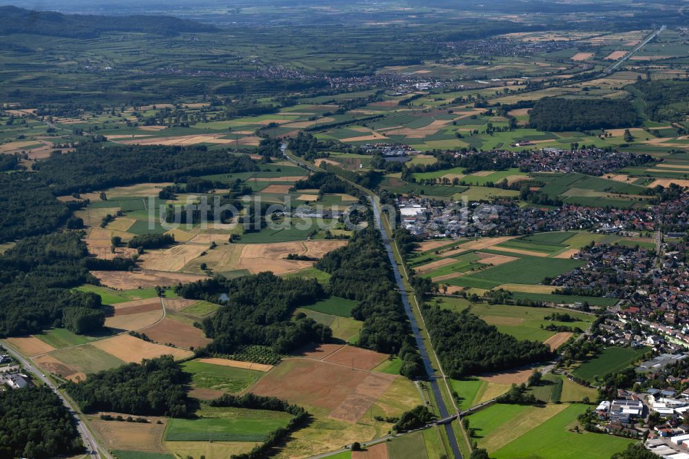 Luftaufnahme March - Strukturen auf landwirtschaftlichen Feldern in March im Bundesland Baden-Württemberg, Deutschland