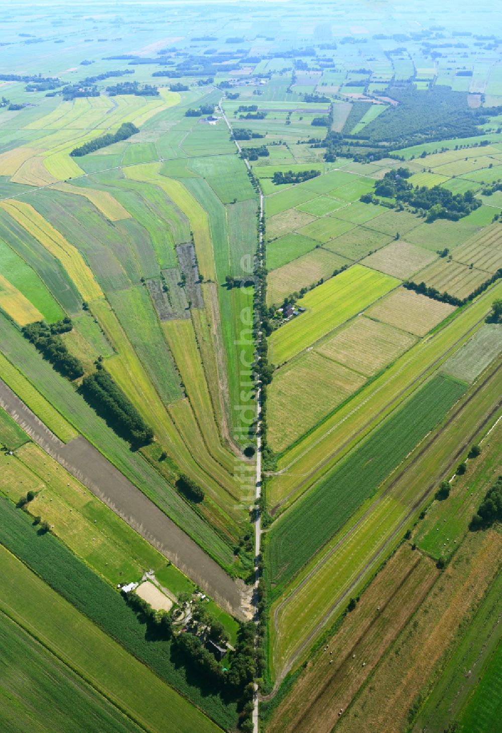 Luftbild Ovelgönne - Strukturen auf landwirtschaftlichen Feldern in Ovelgönne im Bundesland Niedersachsen, Deutschland