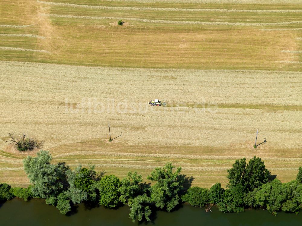Luftaufnahme Sickenhausen - Strukturen auf landwirtschaftlichen Feldern in Sickenhausen im Bundesland Baden-Württemberg, Deutschland