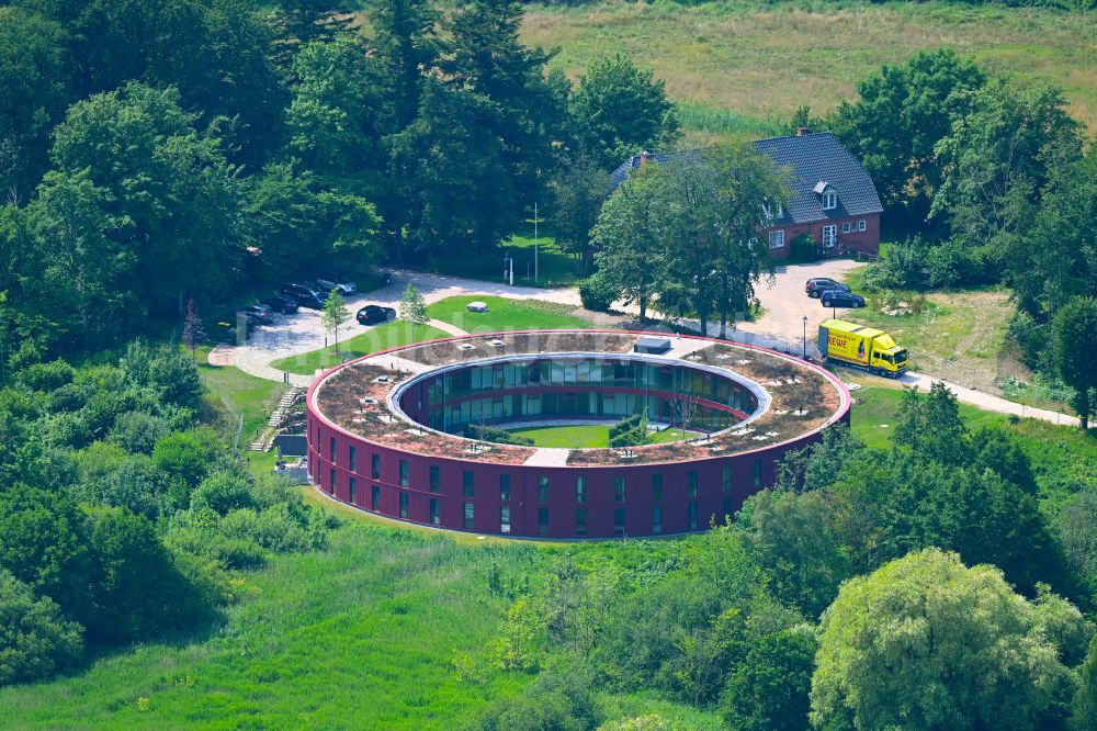 Güby von oben - Studenten- Wohnheim - Gebäude Louisenlund in Güby im Bundesland Schleswig-Holstein, Deutschland