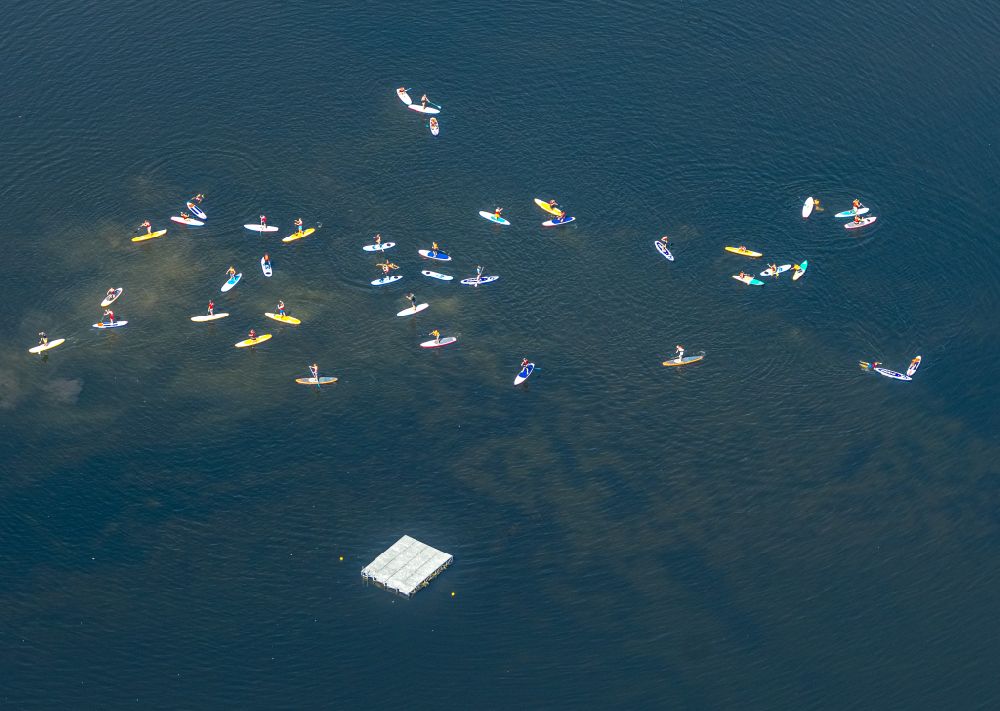 Luftbild Witten - SUP Board in Fahrt auf dem Kemnader See in Witten im Bundesland Nordrhein-Westfalen, Deutschland