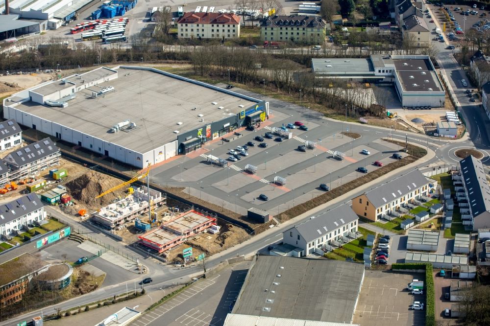 Luftaufnahme Velbert - Supermarkt EDEKA Center Hundrieser an der Sontumer Straße in Velbert im Bundesland Nordrhein-Westfalen, Deutschland