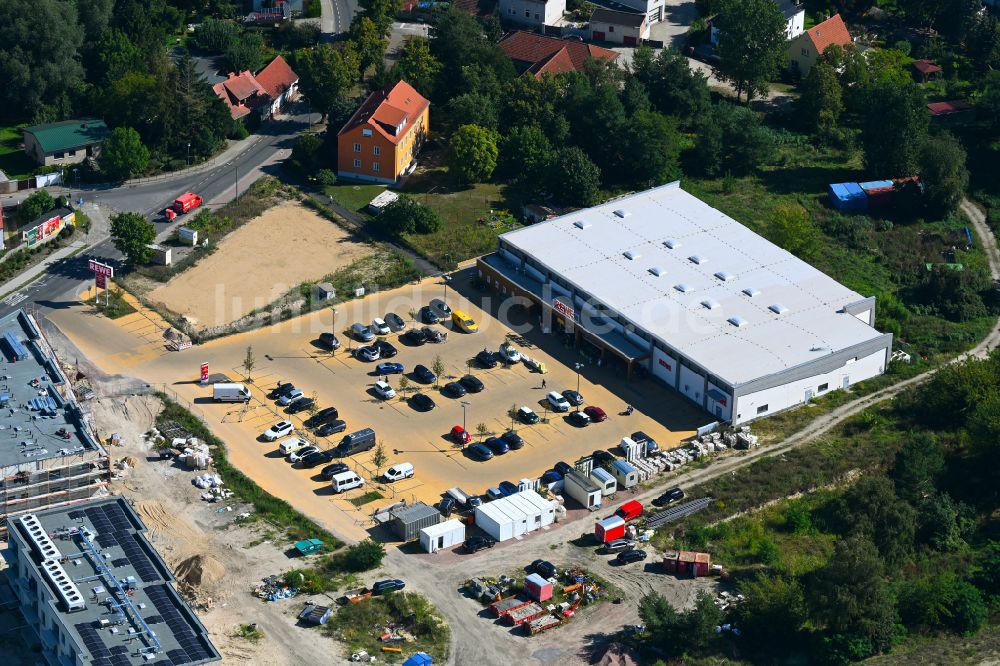 Luftaufnahme Caputh - Supermarkt REWE in Caputh im Bundesland Brandenburg, Deutschland