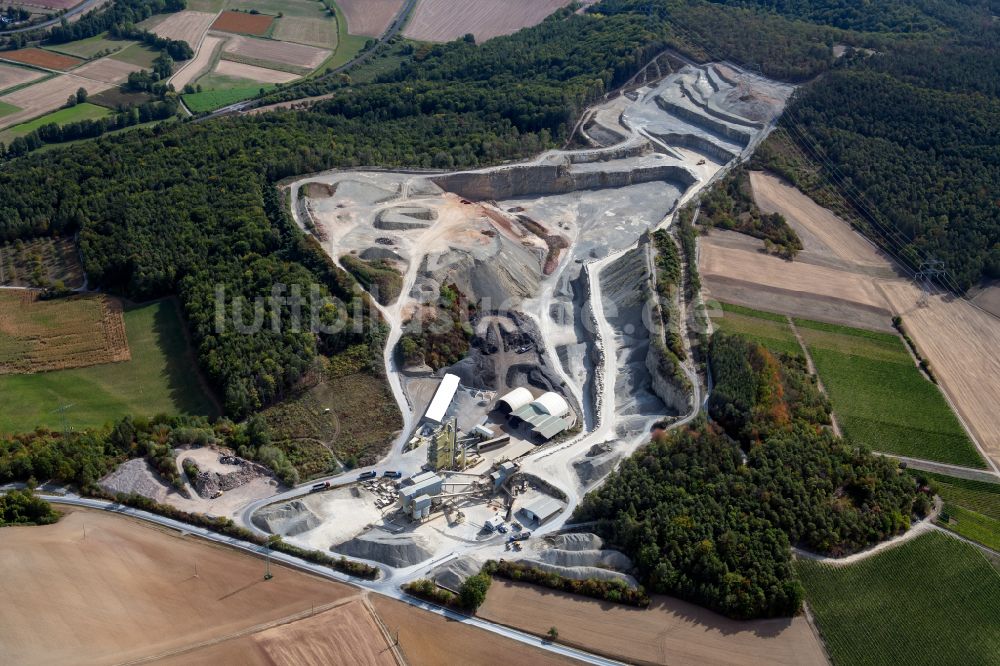 Luftaufnahme Gössenheim - Tagebau und Baustoff- Werk in Gössenheim im Bundesland Bayern, Deutschland