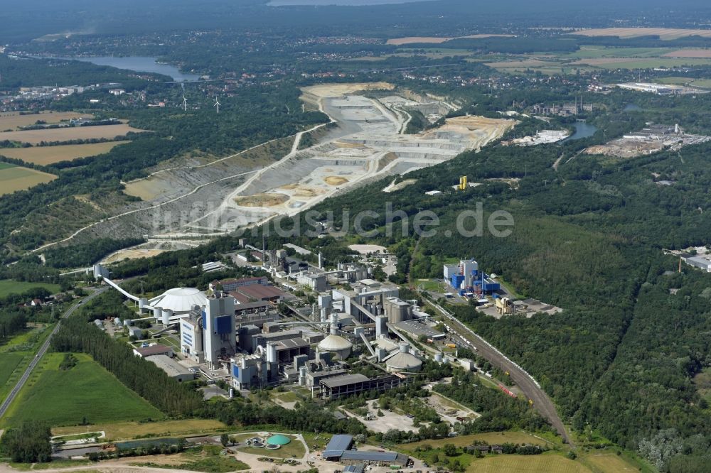 Luftbild Rüdersdorf - Tagebau und Zementwerk Rüdersdorf im Bundesland Brandenburg