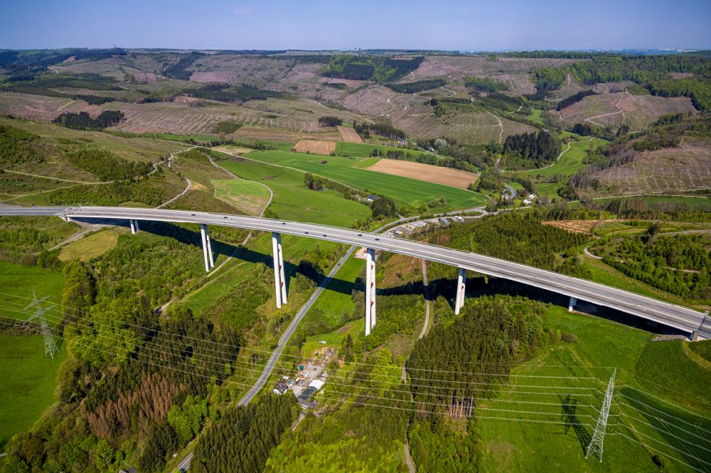 Luftaufnahme Nuttlar - Talbrücke Nuttlar der BAB 46 bei Nuttlar in Nordrhein-Westfalen