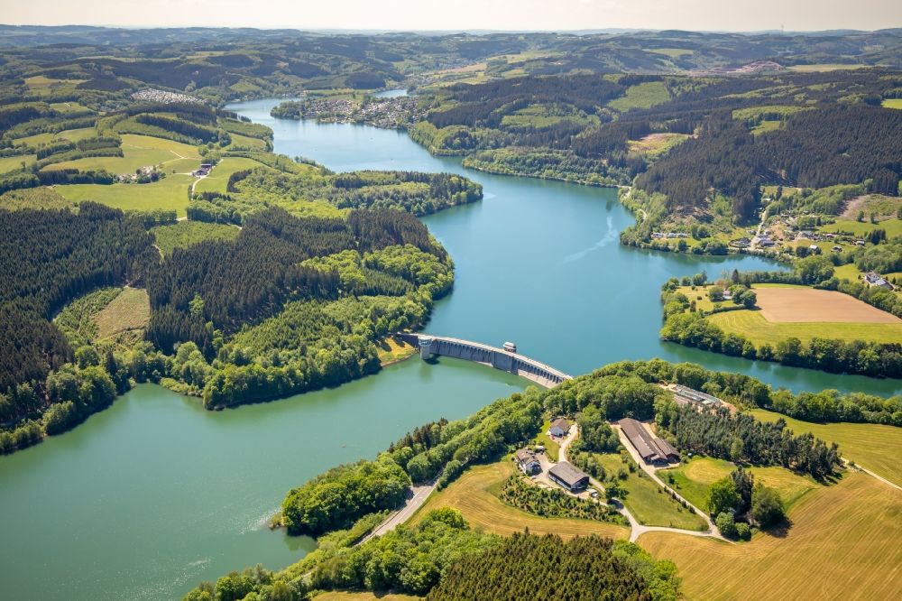 Luftbild Wörmge - Talsperren- Staudamm und Listertalsperre bei Wörmge im Bundesland Nordrhein-Westfalen, Deutschland