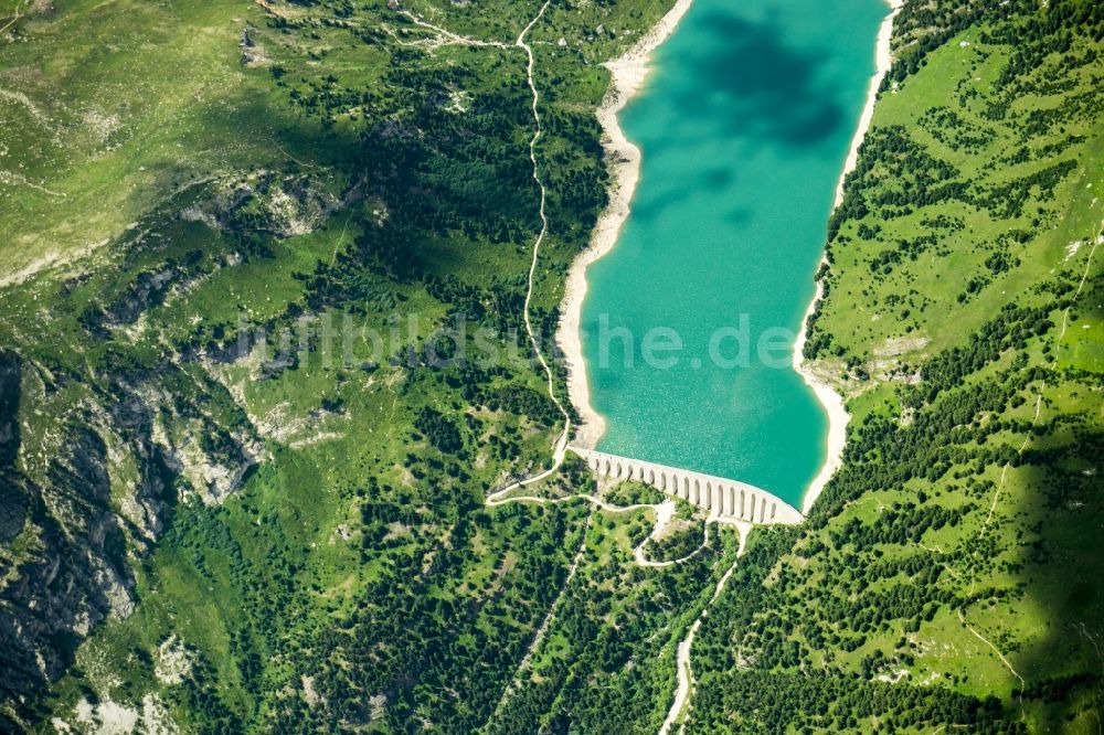 Luftaufnahme Aussois - Talsperren - Staudamm und Stausee in Aussois in Auvergne-Rhone-Alpes, Frankreich