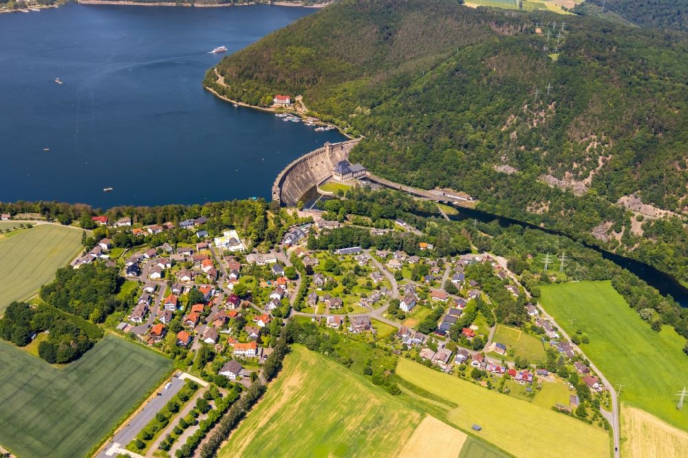 Edersee von oben - Talsperren - Staudamm und Stausee in Edersee im Bundesland Hessen, Deutschland