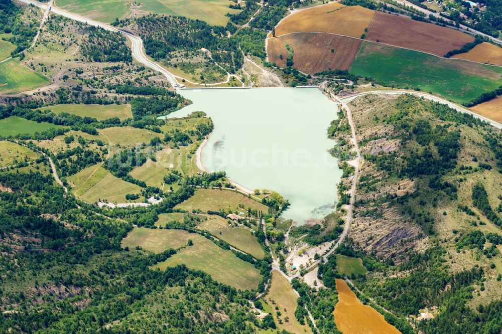Luftbild Eyguians - Talsperren - Staudamm und Stausee in Eyguians in Provence-Alpes-Cote d'Azur, Frankreich