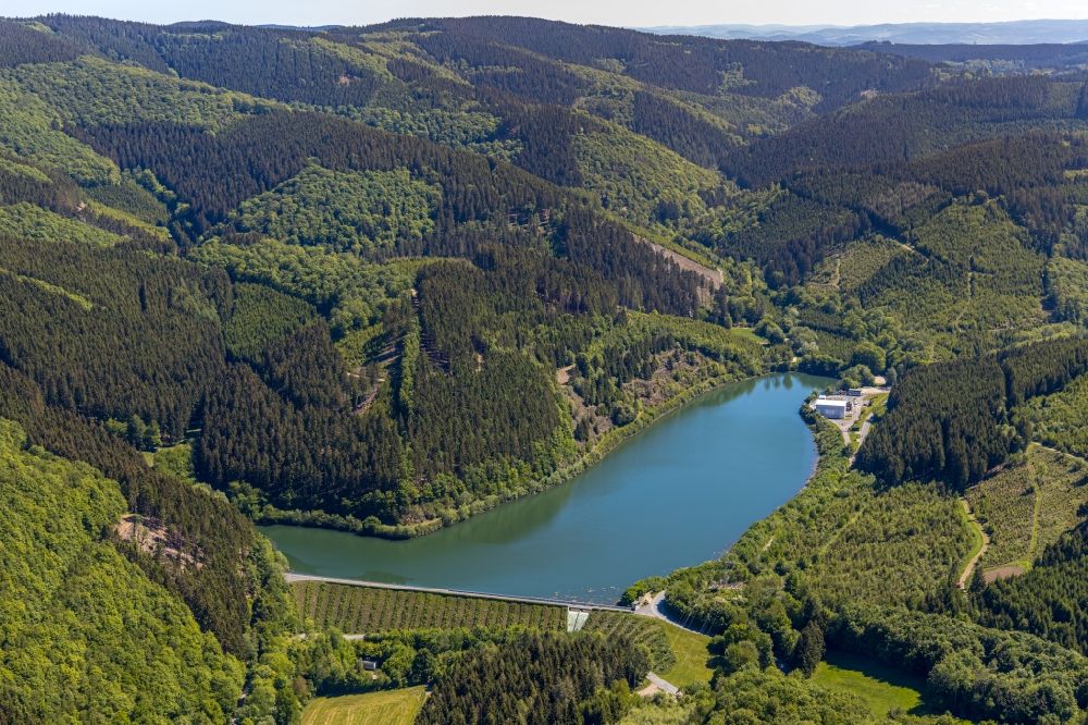 Glinge aus der Vogelperspektive: Talsperren - Staudamm und Stausee in Herdecke im Bundesland Nordrhein-Westfalen, Deutschland