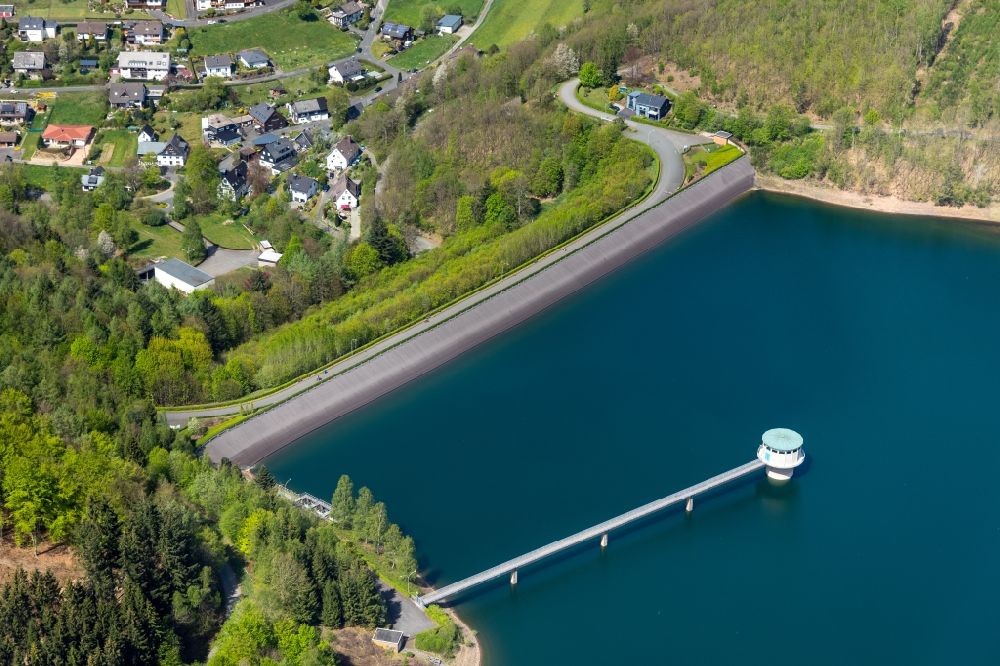 Luftaufnahme Netphen - Talsperren - Staudamm und Stausee in Netphen im Bundesland Nordrhein-Westfalen, Deutschland