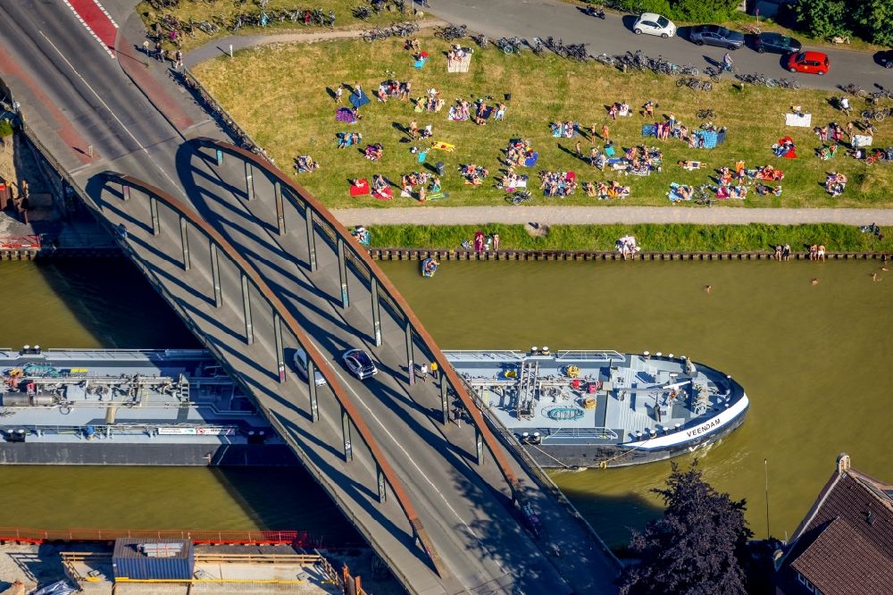 Luftaufnahme Münster - Tankschiff für Öl und Chemie auf dem Dortmund-Ems-Kanal in Münster im Bundesland Nordrhein-Westfalen, Deutschland