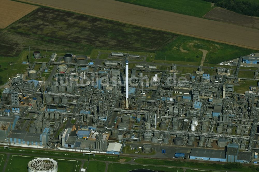 Luftaufnahme Brunsbüttel - Technische Anlagen im Industriegebiet in Brunsbüttel im Bundesland Schleswig-Holstein