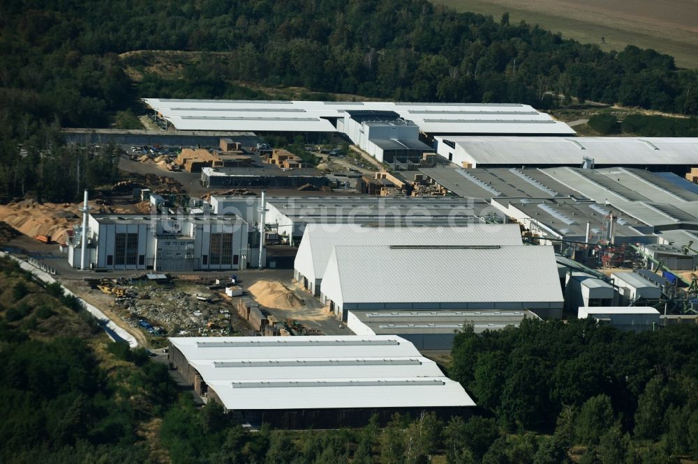 Torgau von oben - Technische Anlagen im Industriegebiet der HIT Holzindustrie Torgau OHG in Torgau im Bundesland Sachsen