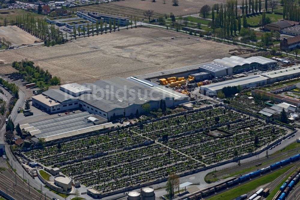 Graz aus der Vogelperspektive: Technische Anlagen und Produktionshallen des Stahlwerkes Grosschädl Stahl GmbH in Graz in der Steiermark, Österreich