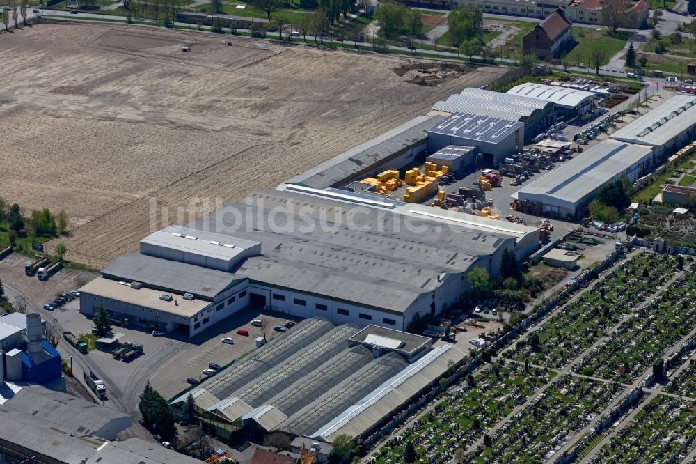 Luftbild Graz - Technische Anlagen und Produktionshallen des Stahlwerkes Grosschädl Stahl GmbH in Graz in der Steiermark, Österreich