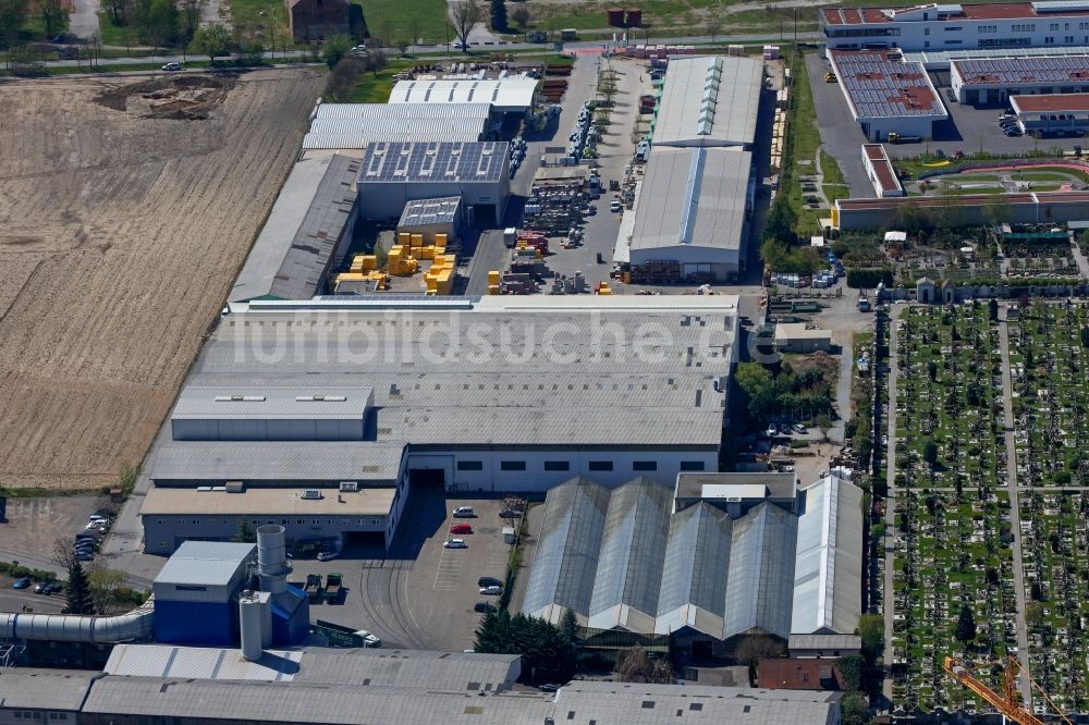 Luftaufnahme Graz - Technische Anlagen und Produktionshallen des Stahlwerkes Grosschädl Stahl GmbH in Graz in der Steiermark, Österreich