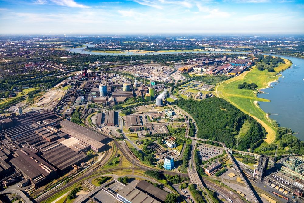 Luftaufnahme Duisburg - Technische Anlagen und Produktionshallen des Stahlwerkes Schwelgern in Duisburg im Bundesland Nordrhein-Westfalen, Deutschland