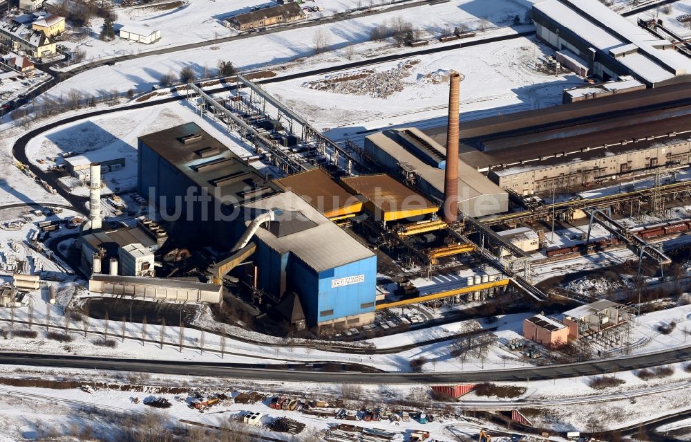 Unterwellenborn von oben - Technische Anlagen und Produktionshallen des Stahlwerkes Stahlwerk Thüringen GmbH in Unterwellenborn im Bundesland Thüringen