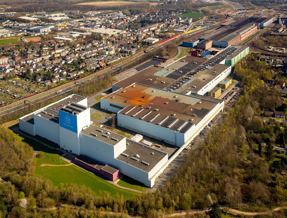Bochum von oben - Technische Anlagen und Produktionshallen des Stahlwerkes Thyssenkrupp Steel Europe AG im Ortsteil Wattenscheid in Bochum im Bundesland Nordrhein-Westfalen, Deutschland