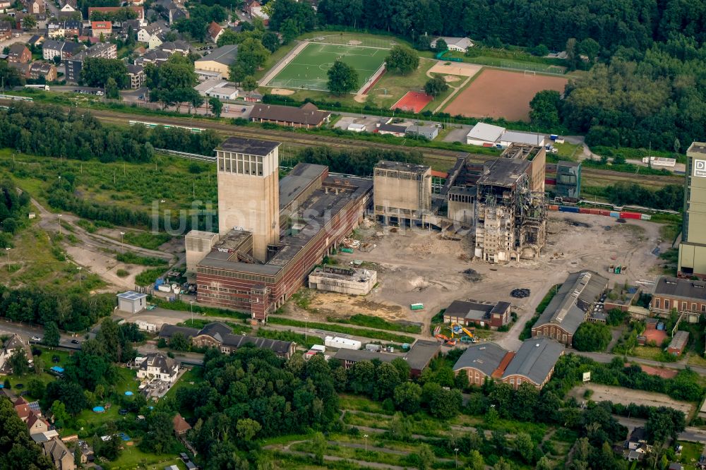 Luftaufnahme Gelsenkirchen - Teilabriß Bergwerk Lippe Zeche Westerholt im Ortsteil Hassel in Gelsenkirchen im Bundesland Nordrhein-Westfalen, Deutschland