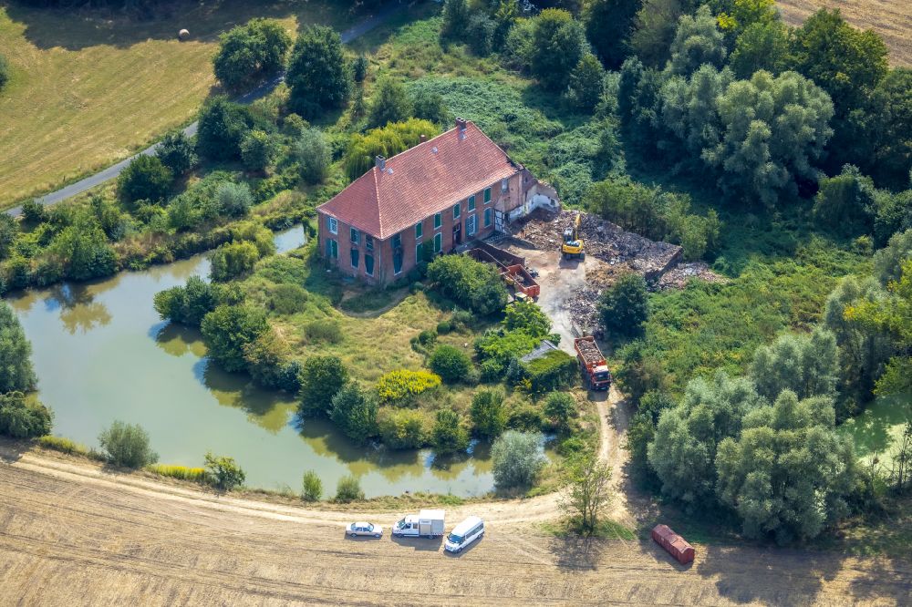 Luftbild Hamm - Teilabriss am ehemaligen Wasserschloss Haus Hohenover in Hamm im Bundesland Nordrhein-Westfalen, Deutschland