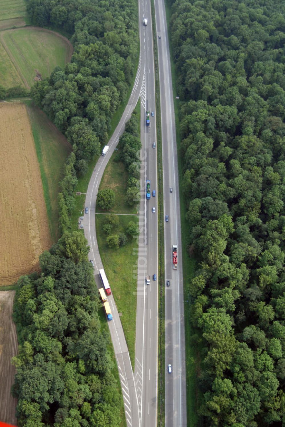 Offenburg von oben - Teilstück der Autobahn A5