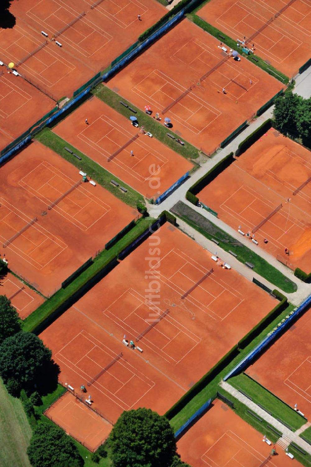 München von oben - Tennisanlage an der Willi-Graf-Straße in München