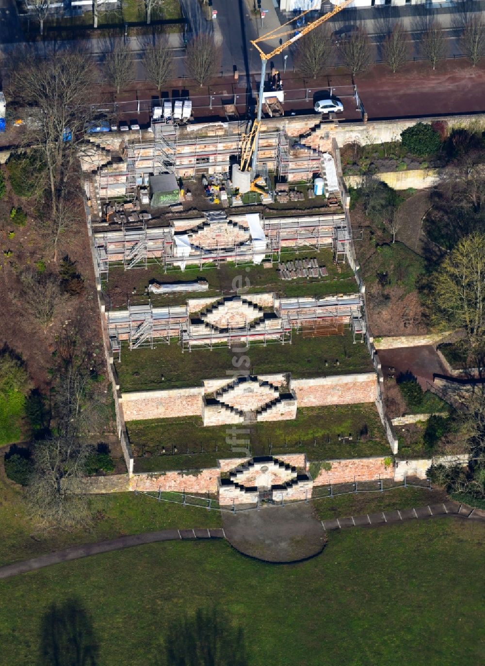 Luftaufnahme Kassel - Terrassen- Parkanlage am Ehrenmal Schöne Aussicht in Kassel im Bundesland Hessen, Deutschland